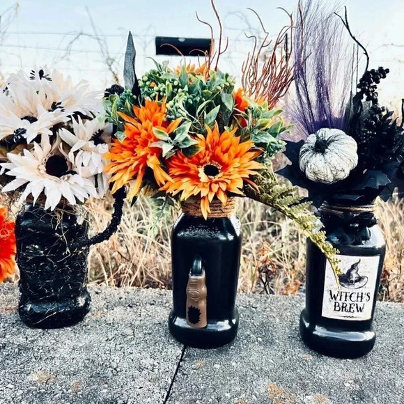 NEW SPIDER FAUX FLORAL ARRANGEMENT - Spooky Potion bottle arrangement - Picture 7 of 17